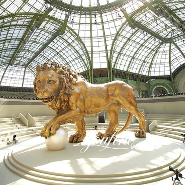 Introduction of Large Gold Lion Statue