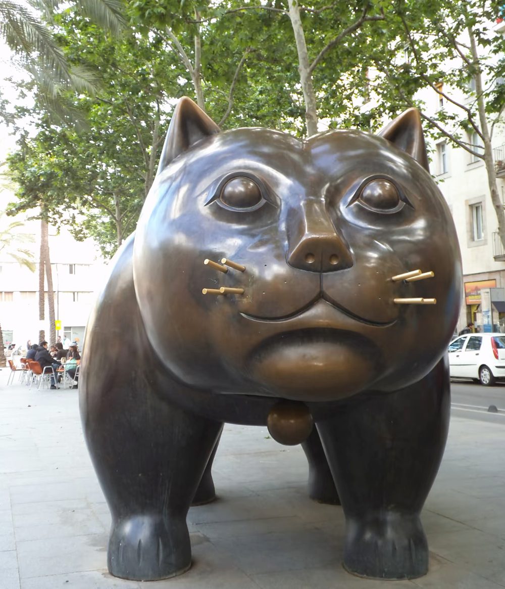 famous botero cat sculpture el gato barcelona