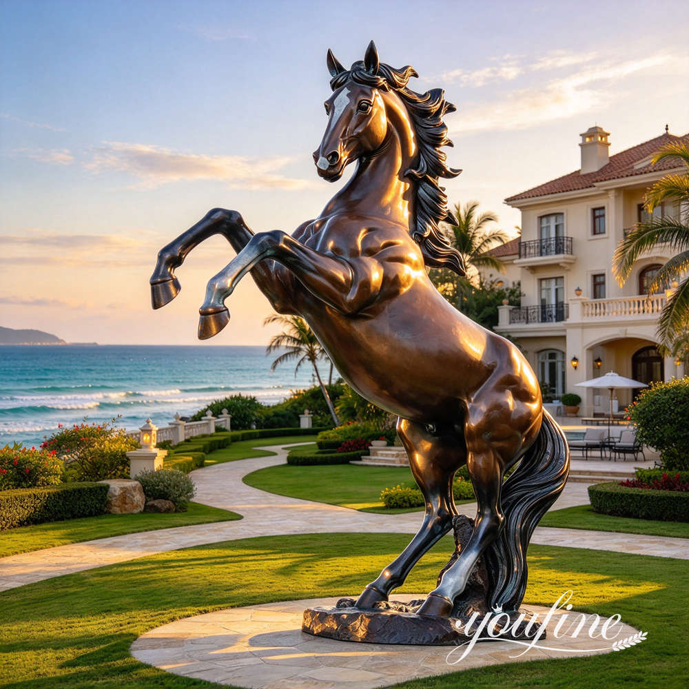 statue de cheval Mustang en bronze grandeur nature