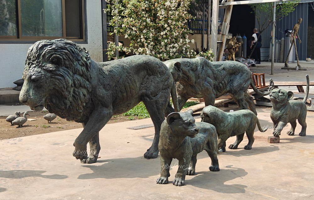 lion family sculptures for our clients.