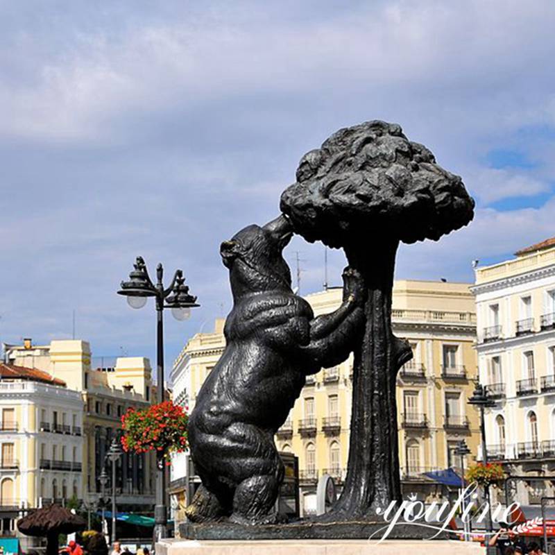 What Does the Bear Symbolize in Madrid?