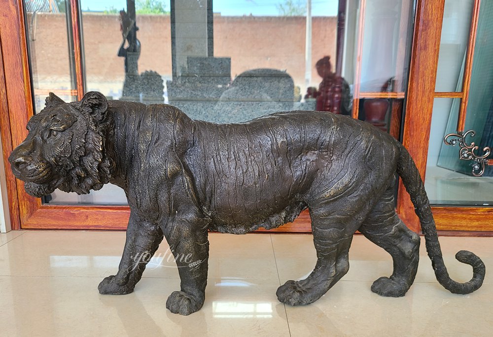 Wild animals walking bronze Tiger Sculpture