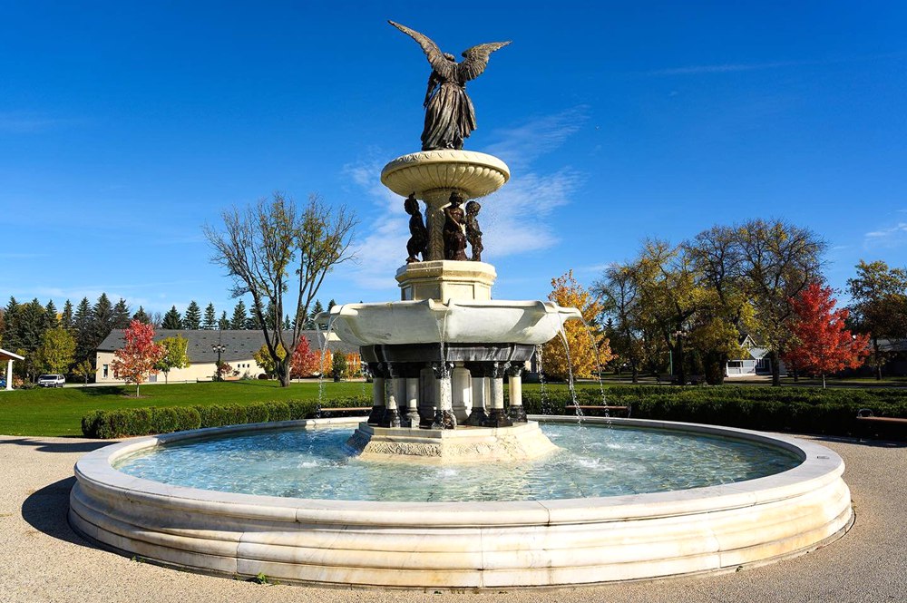 bronze angel sculpture of the waters statue