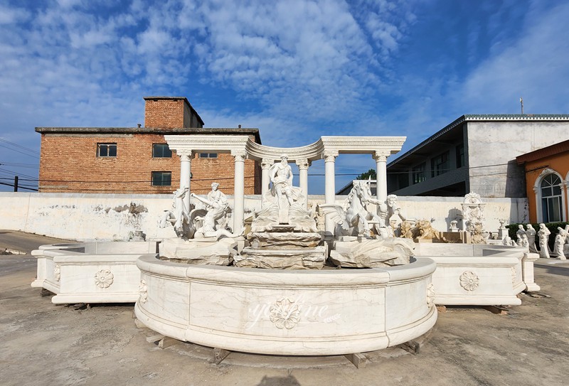 large Roman Trevi fountain