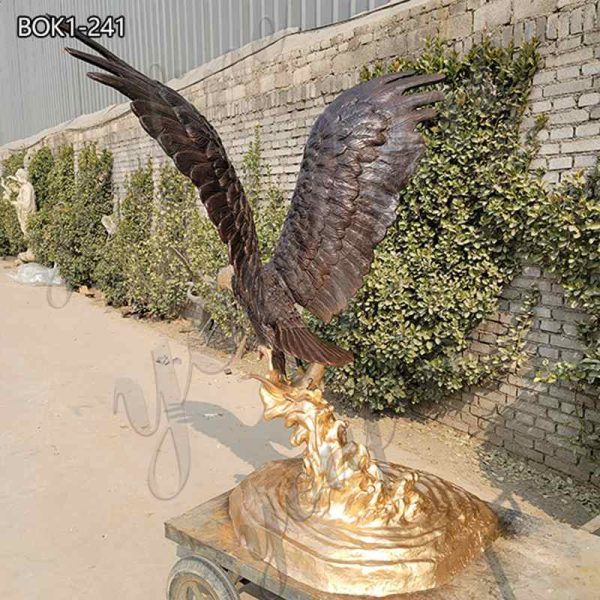 metal eagle statue-YouFine Sculpture