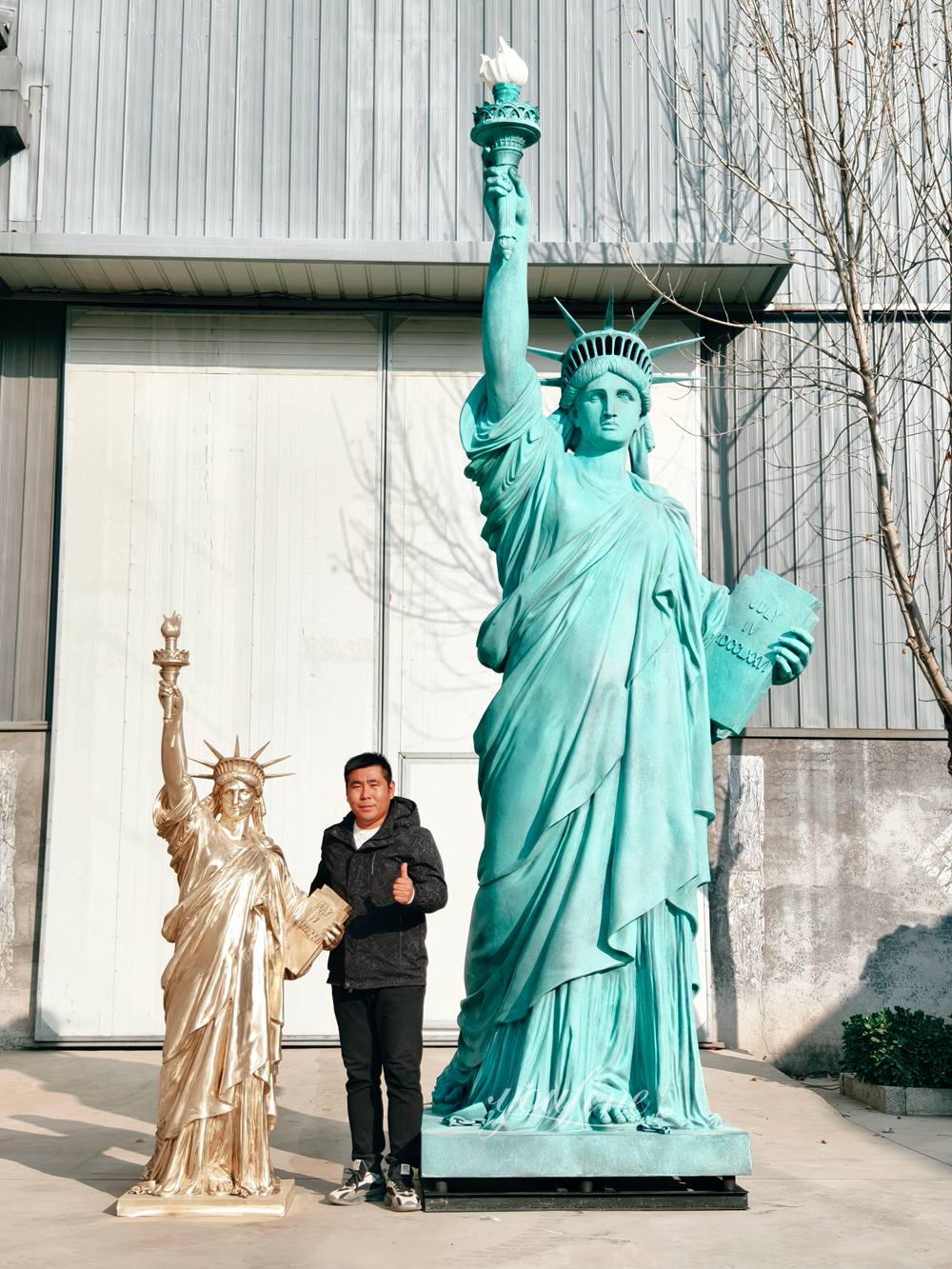 3-meter and 1.8-meter replicas of the Statue of Liberty
