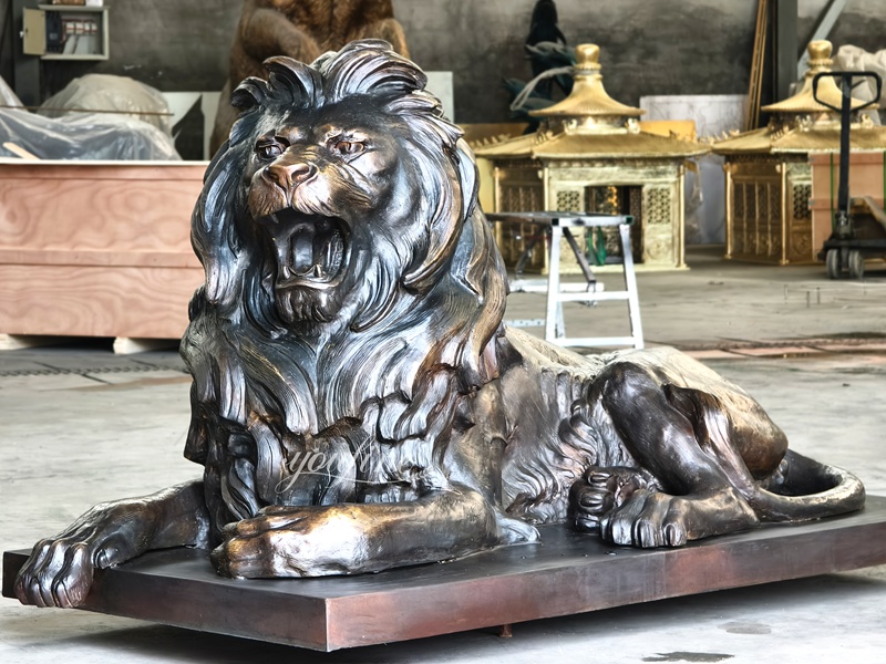 Bronze Large Lion Staute