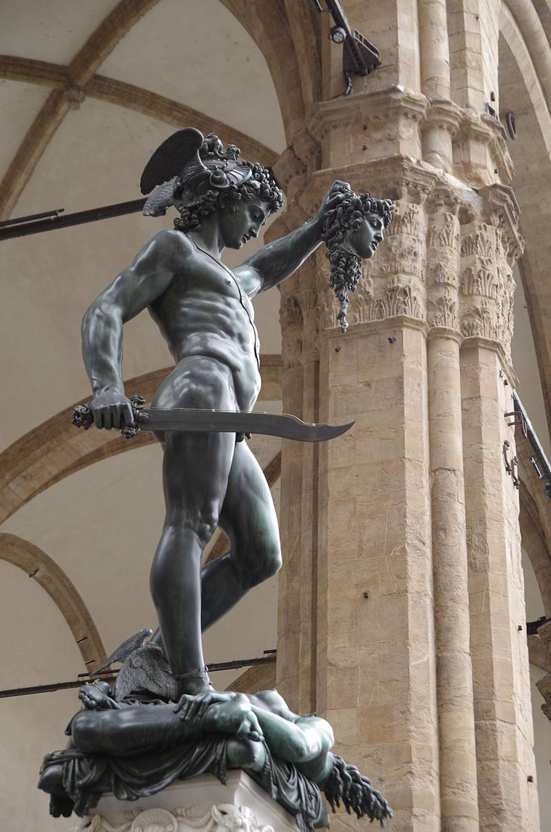 bronze perseus-wi th-the-head-of-medusa