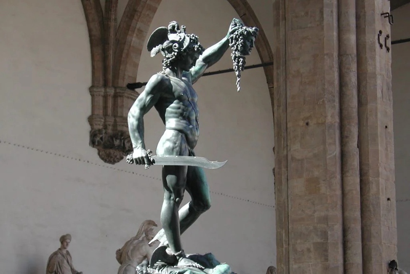 cellini-perseus-with-medusa-head