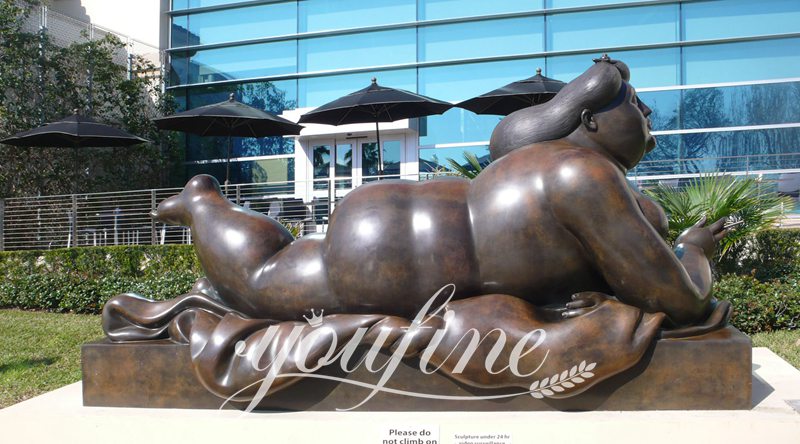 Woman Smoking with Cigarette-YouFine Sculpture