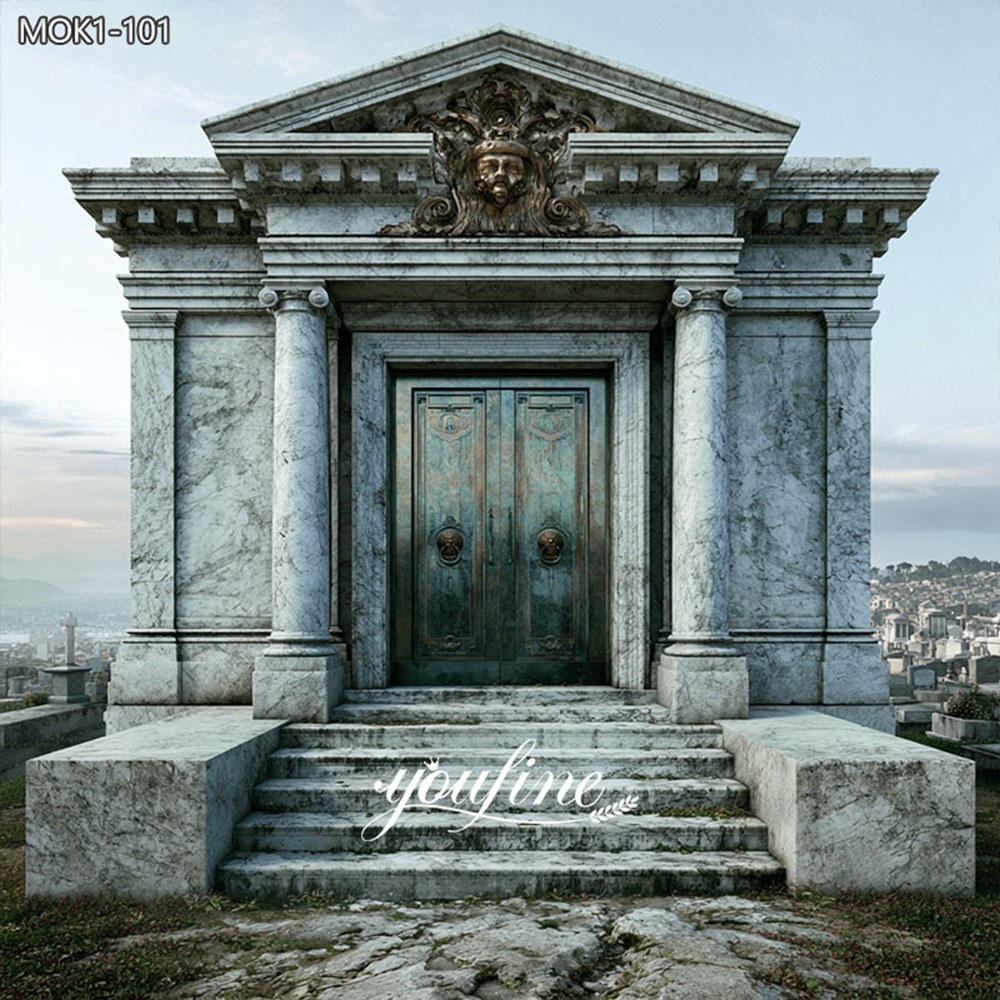 Mausoleo di famiglia in marmo con porte in bronzo per cimitero