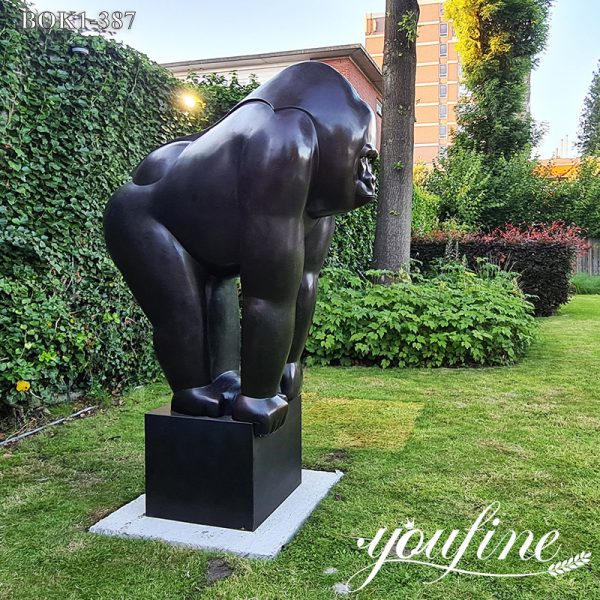 Lifesize Gorilla Metal Garden Statue and Yard Art - Sculpture