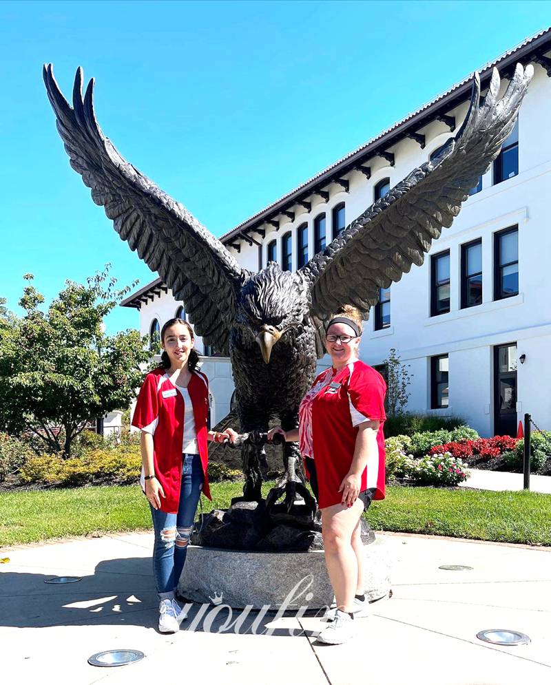 metal hawk sculptures-YouFine Sculpture