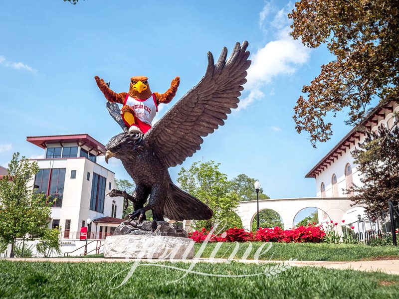 red tail hawk sculpture-YouFine Sculpture