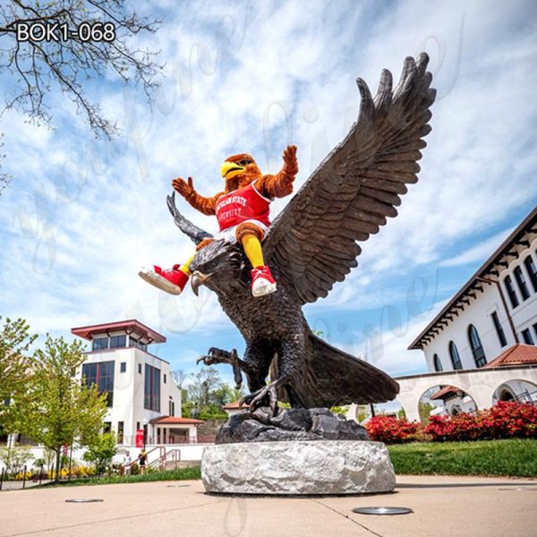 red tailed hawk sculpture-YouFine Sculpture