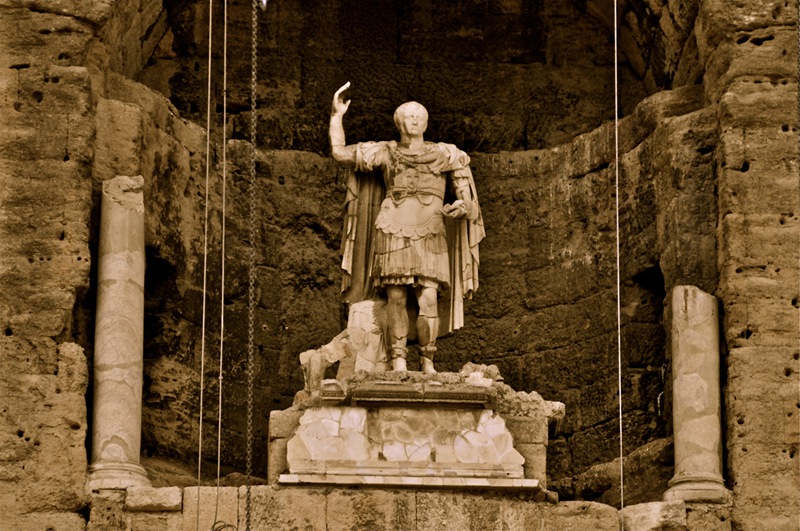 the Roman Theater of Orange 3 statue
