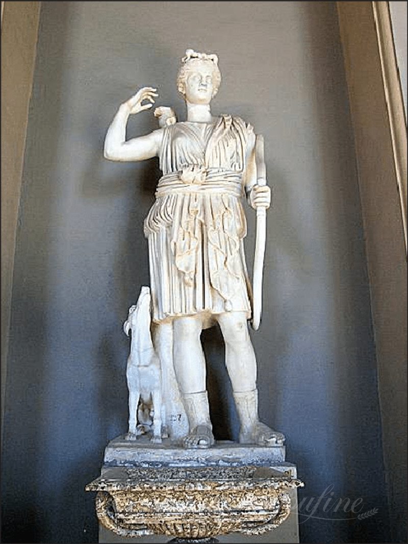 14. Standbeeld van de Griekse godin Artemis