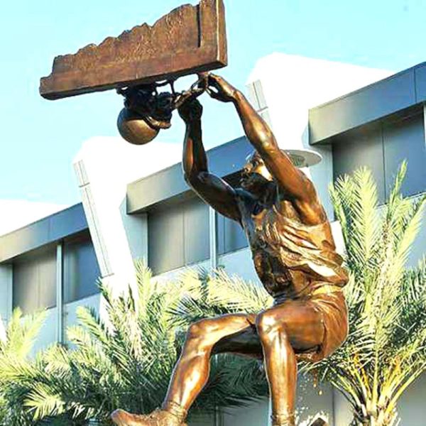 A Staples Center Statues List Statue