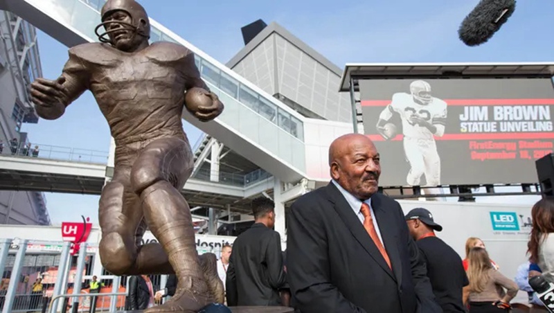 Hall of Fame-standbeelden – Jim Brown