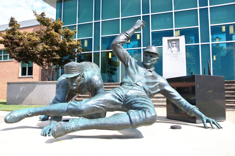 brobze ty-cobb-statue