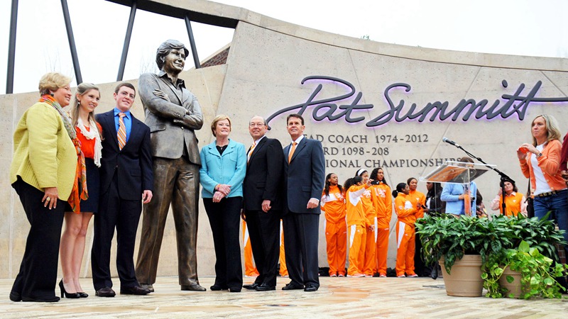 bronze Pat Summitt Statue