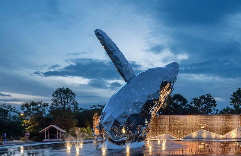 stainless steel whale sculpture (4)