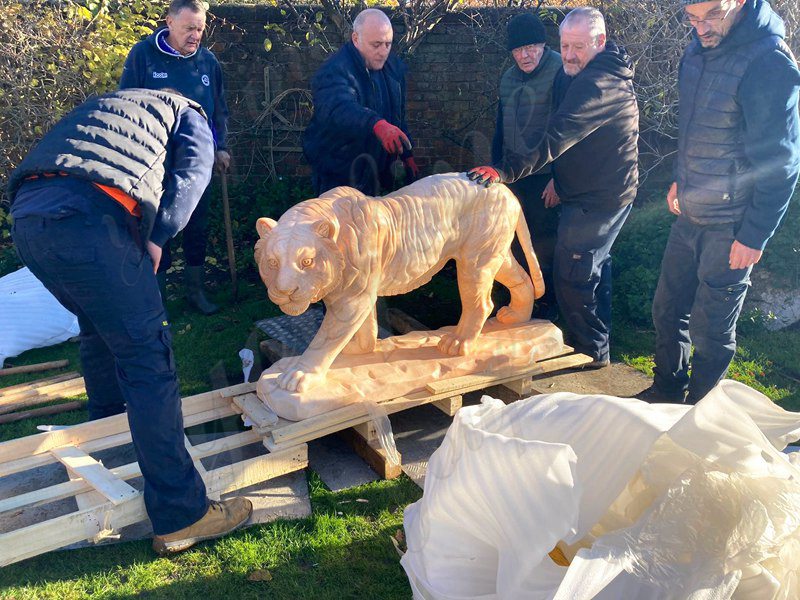 Realistic tiger statues for garden