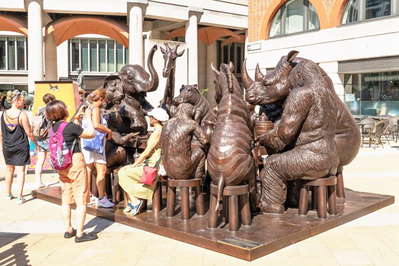 animal statue art