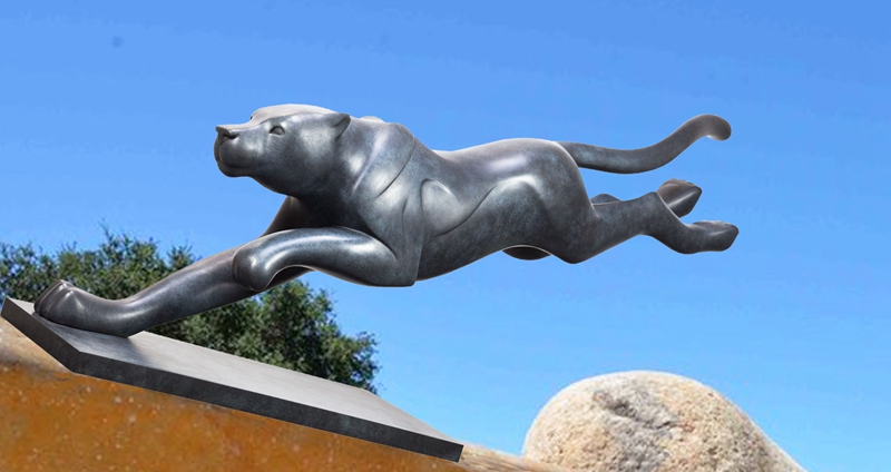 fastest-animal-in-the-world-cheetah-statue