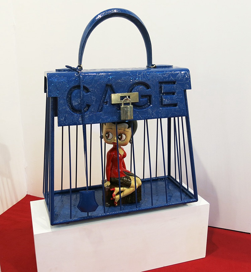 Cage-bag-statue