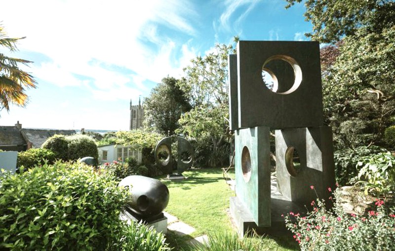 Bronze Hepworth statue