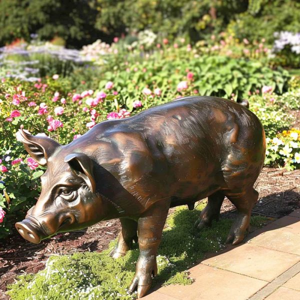 lifesize outdoor pig garden statues