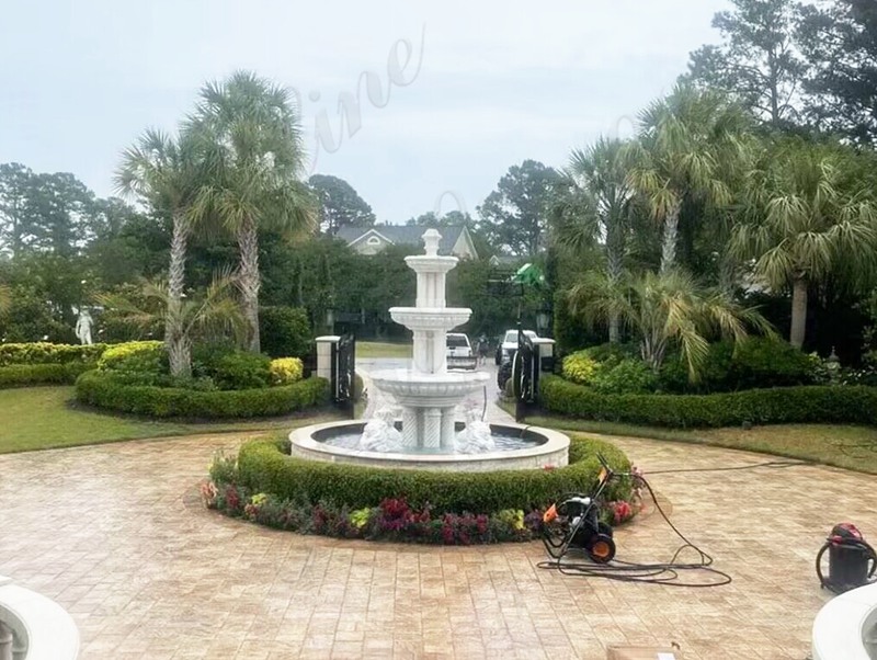 Garden fountain Four Lions