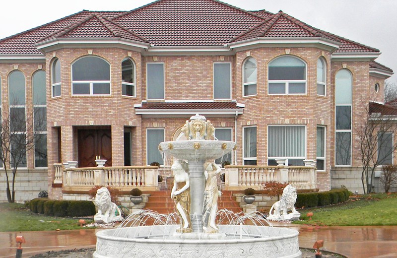 Graceful water sculpture