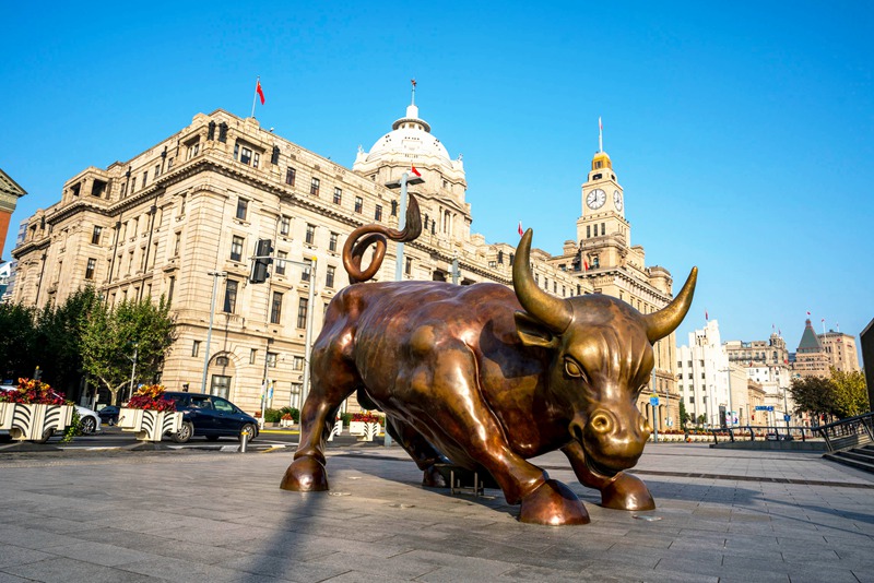 Lifesize Bronze Bull Sculptures Wall Street