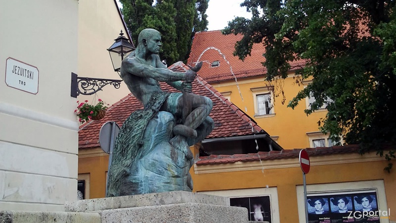 Toma Rosandić's sculptures