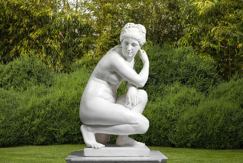 aphrodite statue