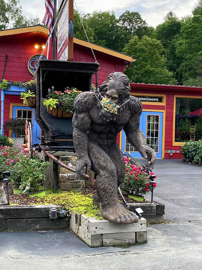 bigfoot-statue-mike-singleton