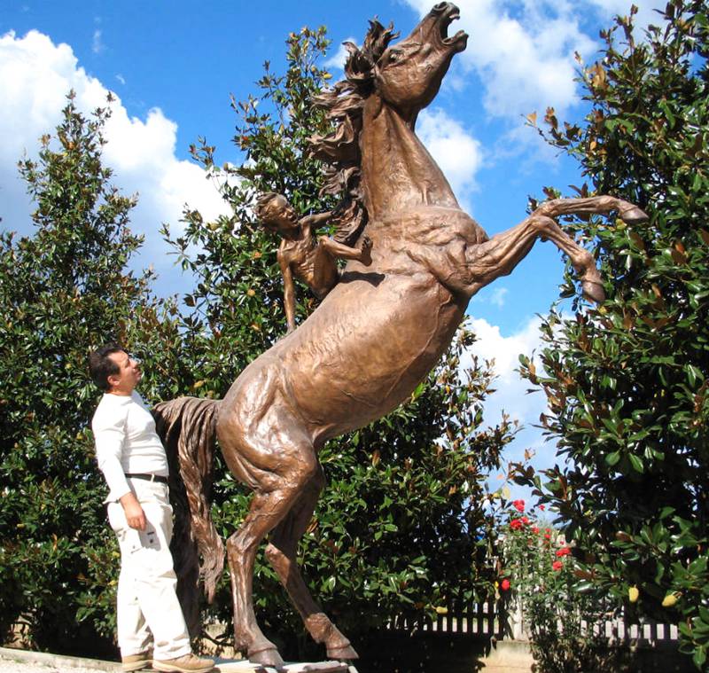 horse_statue_monuments
