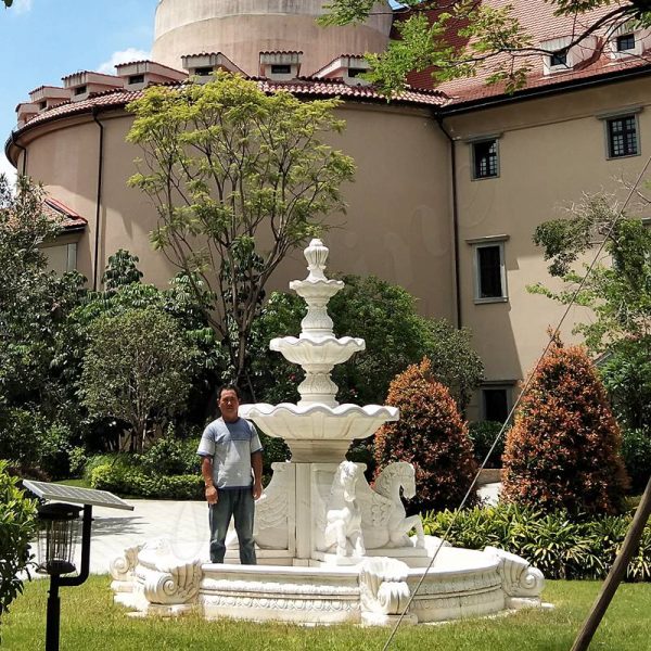 marble horse fountain