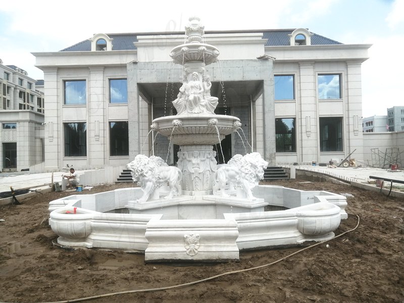 Grand marble lion sculpture fountain