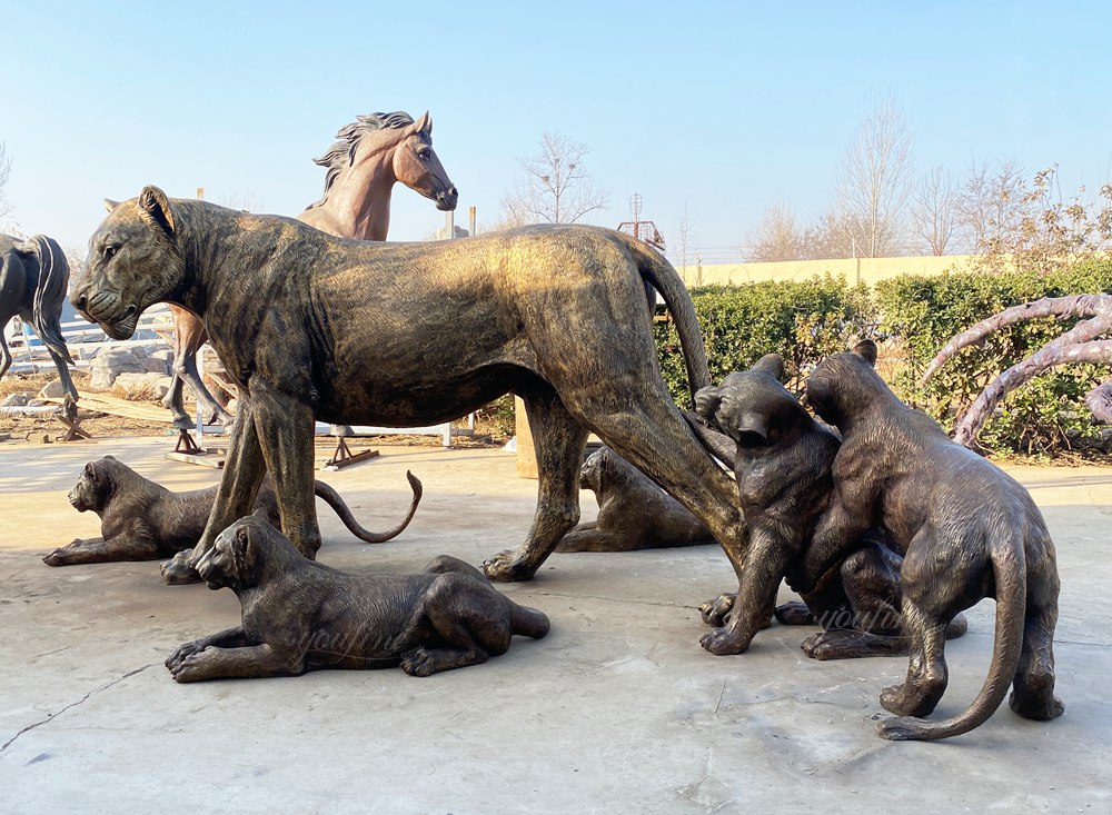 Lion Family Statue in factory