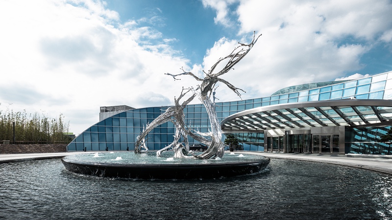 Modern Stainless Steel Water Splash Sculpture