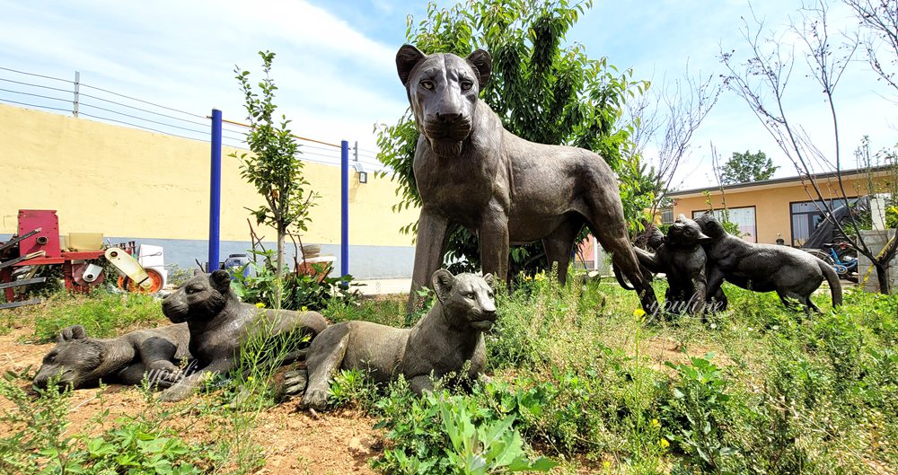 bronze Lion Family Statue on the factory lawn