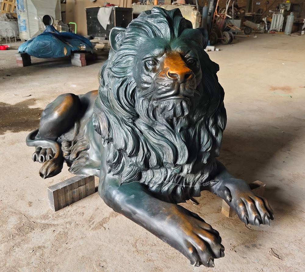 exquisite bronze Lying Lion Lawn Statue Ornaments