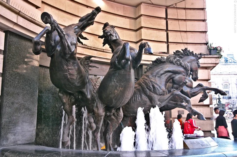 large bronze horse bronze sculpture