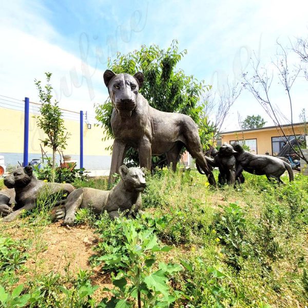 lifesize bronze lion family statue