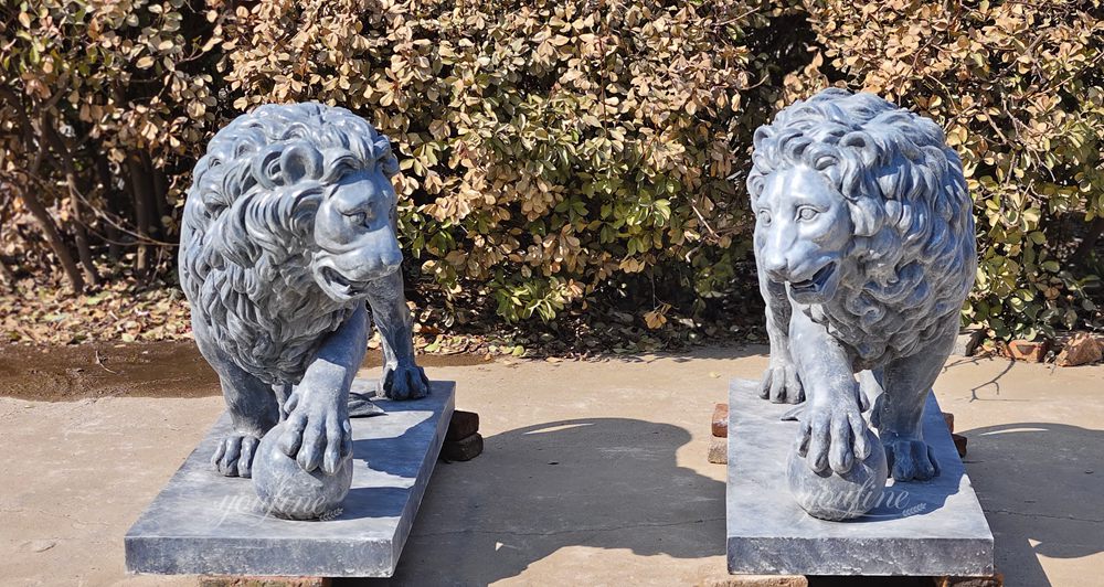 walking bronze Lion Statue with Ball factory supplier