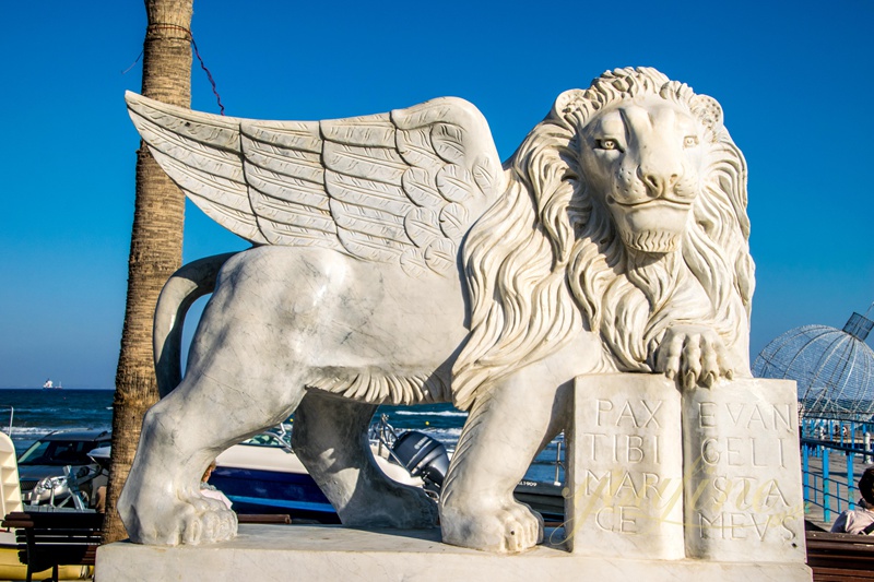 High Quality Marble Flying Lion Statue for Outdoor