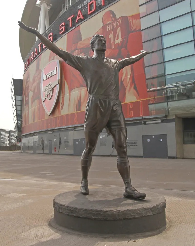 Tony Adams M.B.E statue